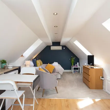 The Longmynd Stunning Studio Flat With Own Large Garden Shrewsbury Exterior photo