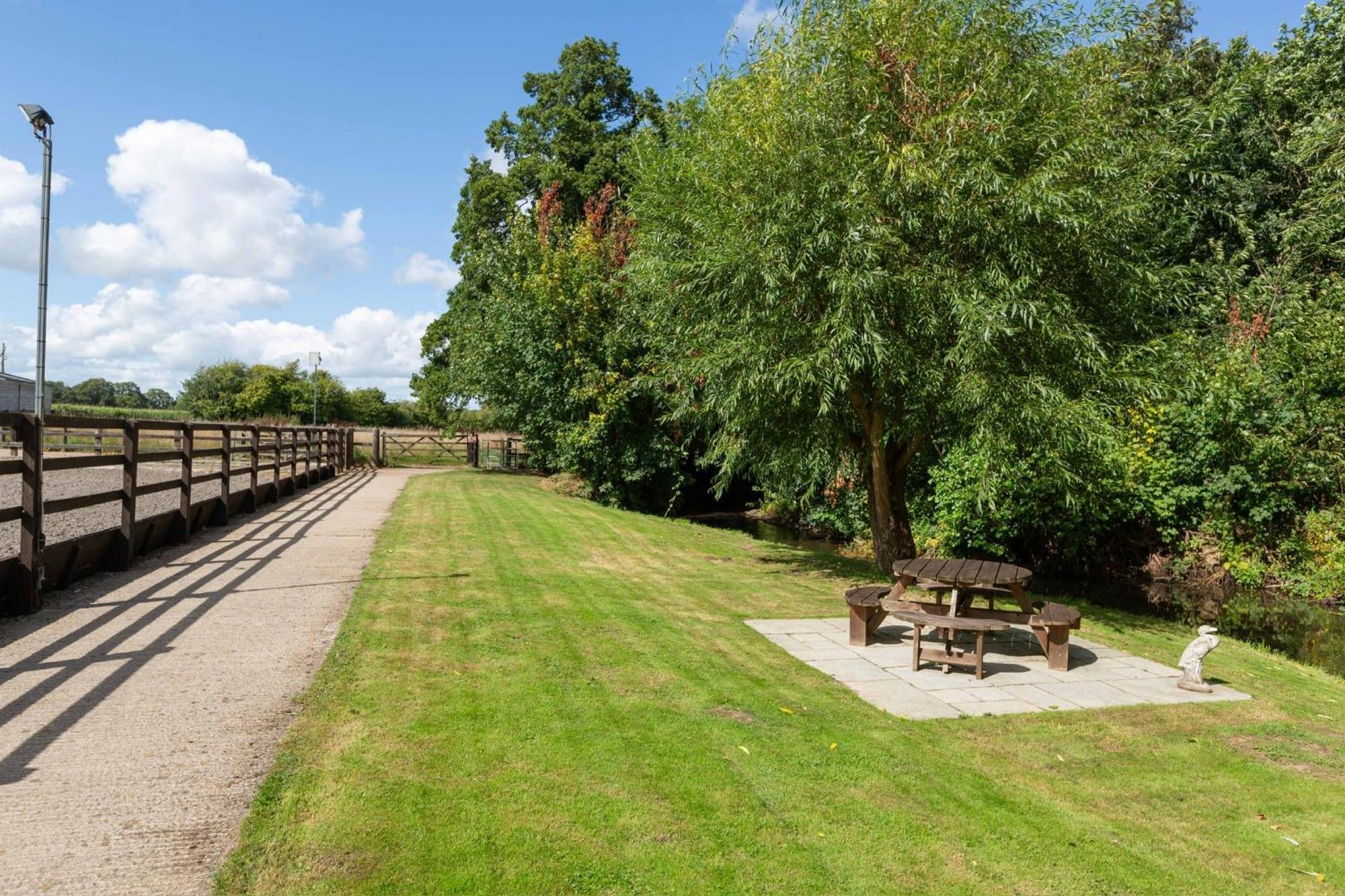 The Longmynd Stunning Flat With Own Large Garden Apartment *